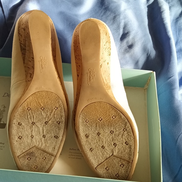 Shoes - Picture 3 of 6